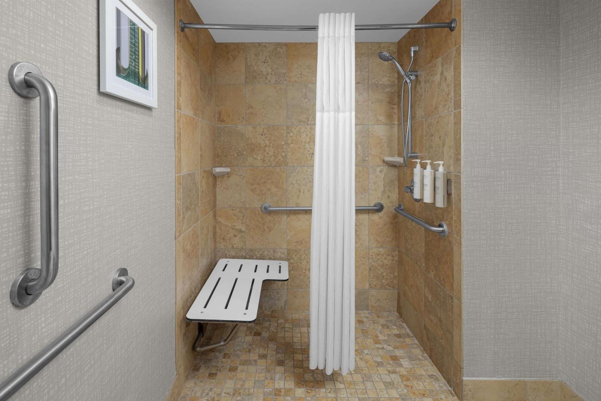 Hampton Inn Cleveland-Downtown Екстер'єр фото