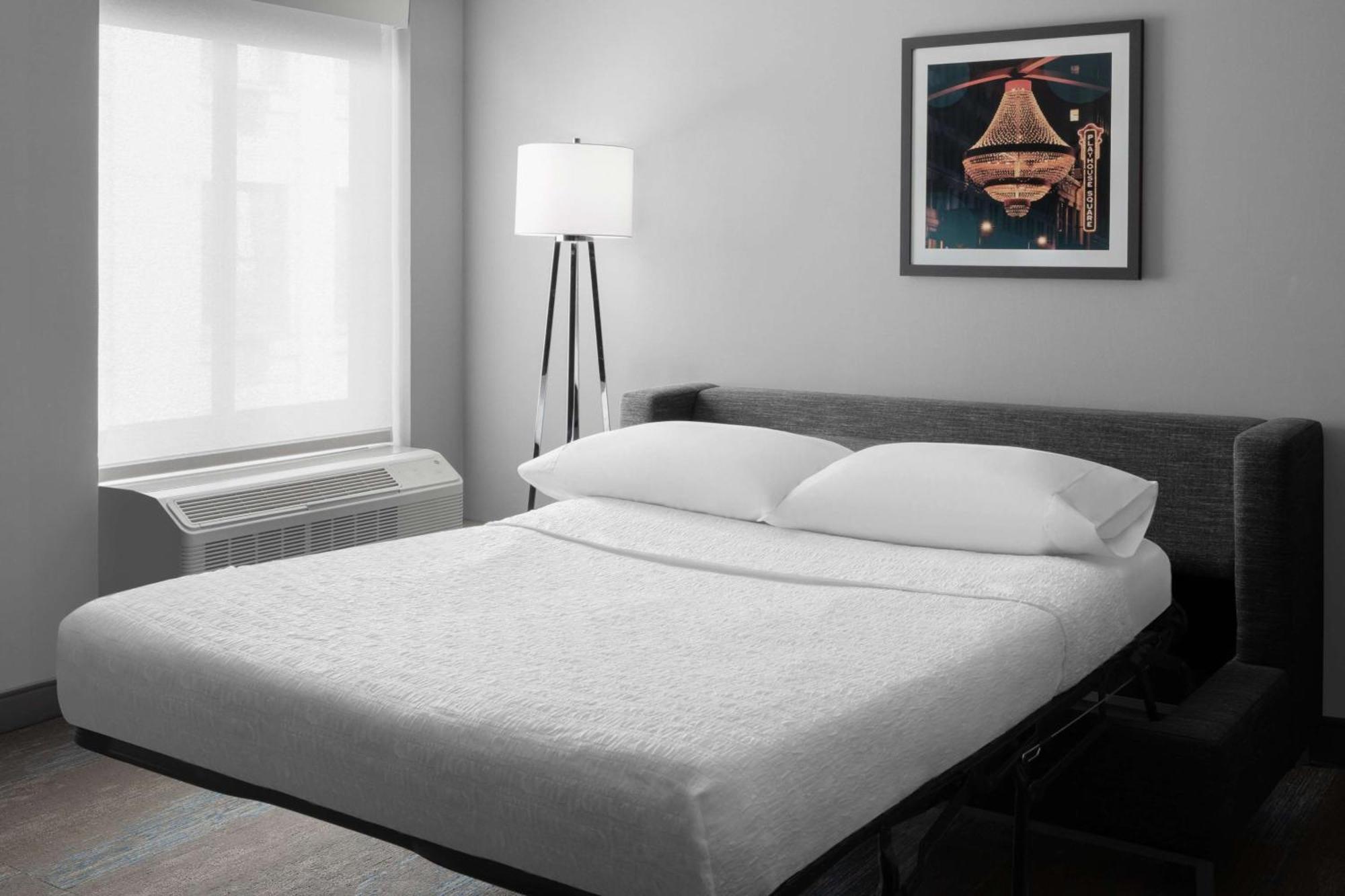 Hampton Inn Cleveland-Downtown Екстер'єр фото