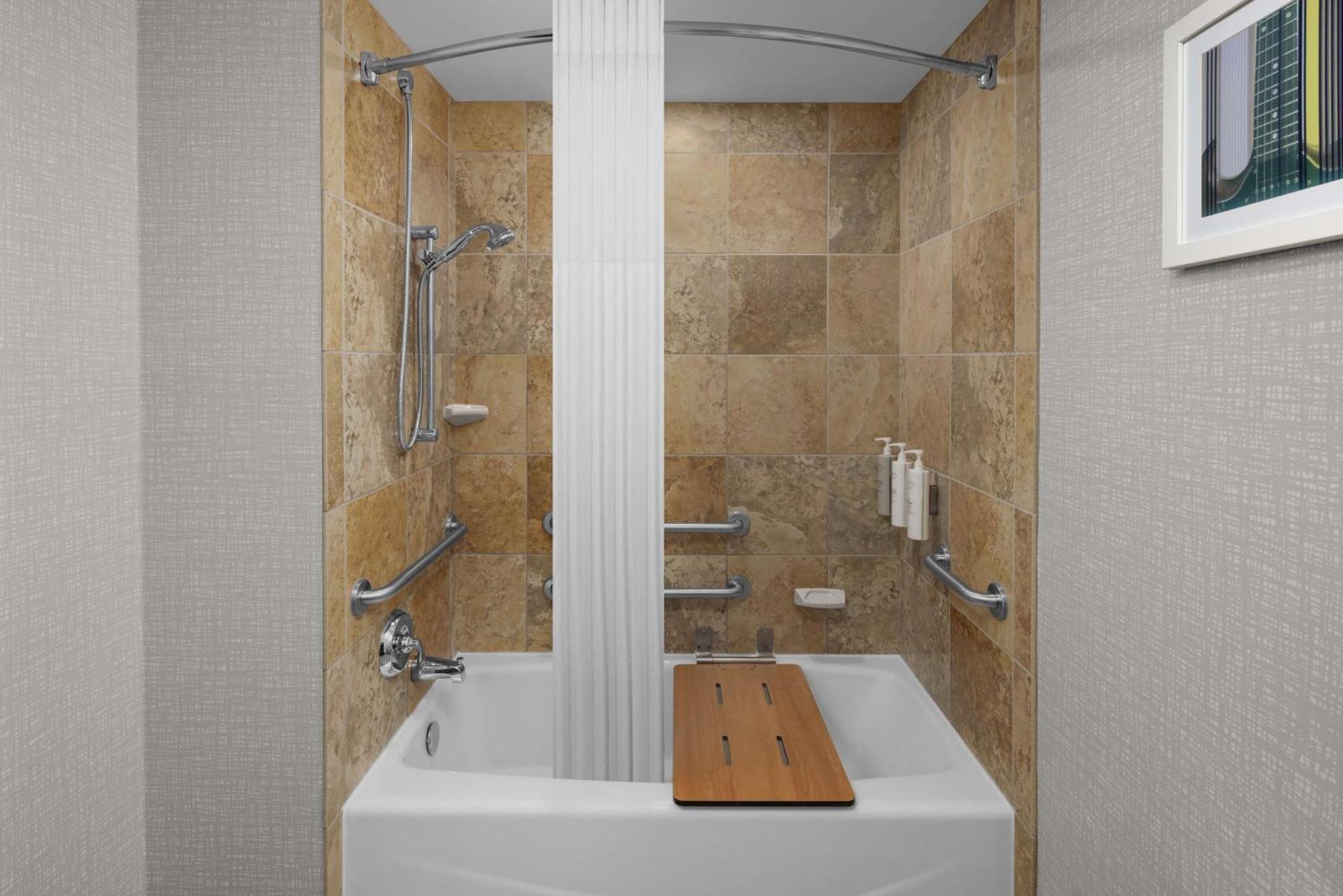 Hampton Inn Cleveland-Downtown Екстер'єр фото