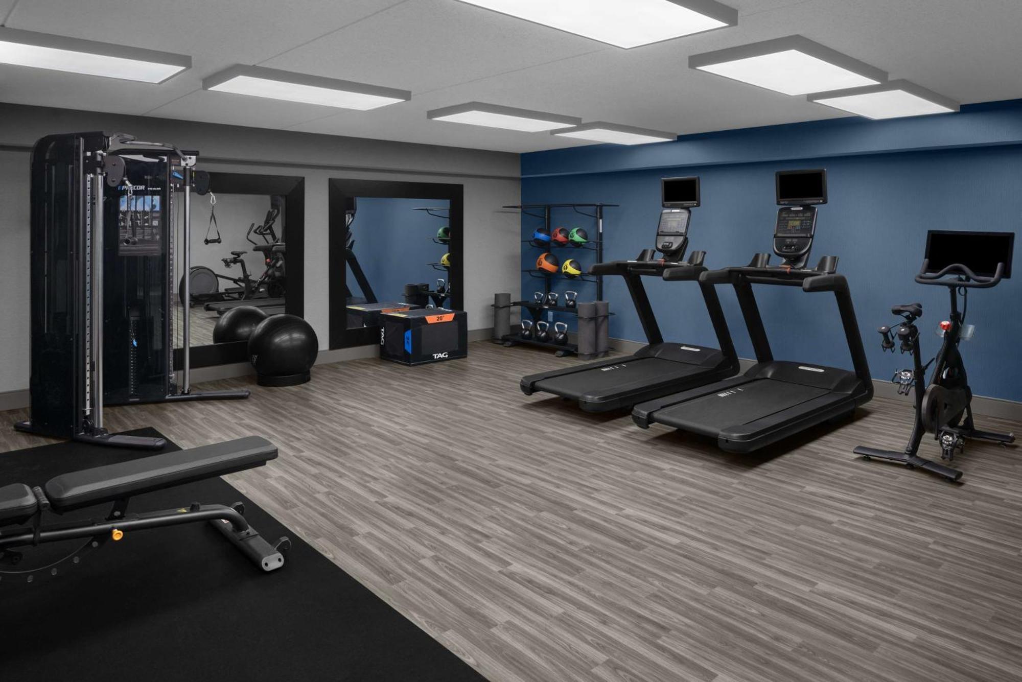 Hampton Inn Cleveland-Downtown Екстер'єр фото