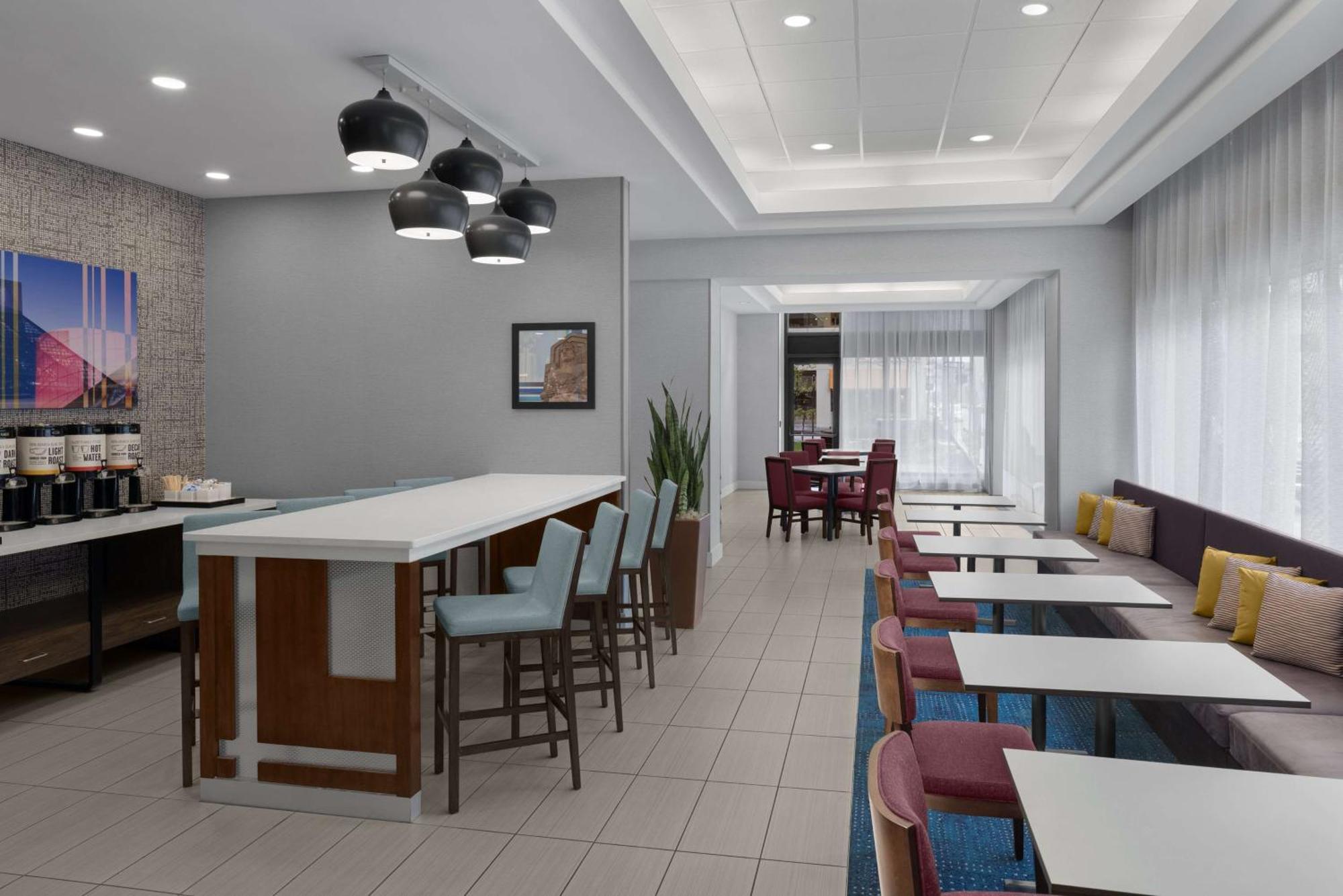 Hampton Inn Cleveland-Downtown Екстер'єр фото