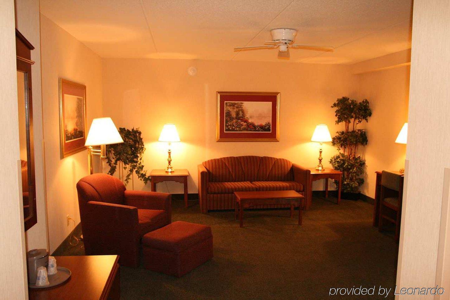 Hampton Inn Cleveland-Downtown Номер фото