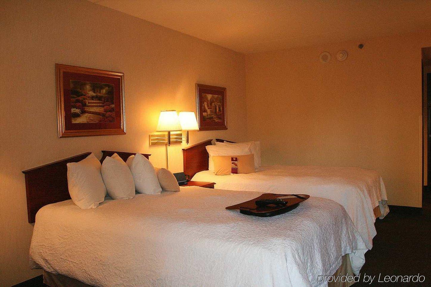 Hampton Inn Cleveland-Downtown Номер фото
