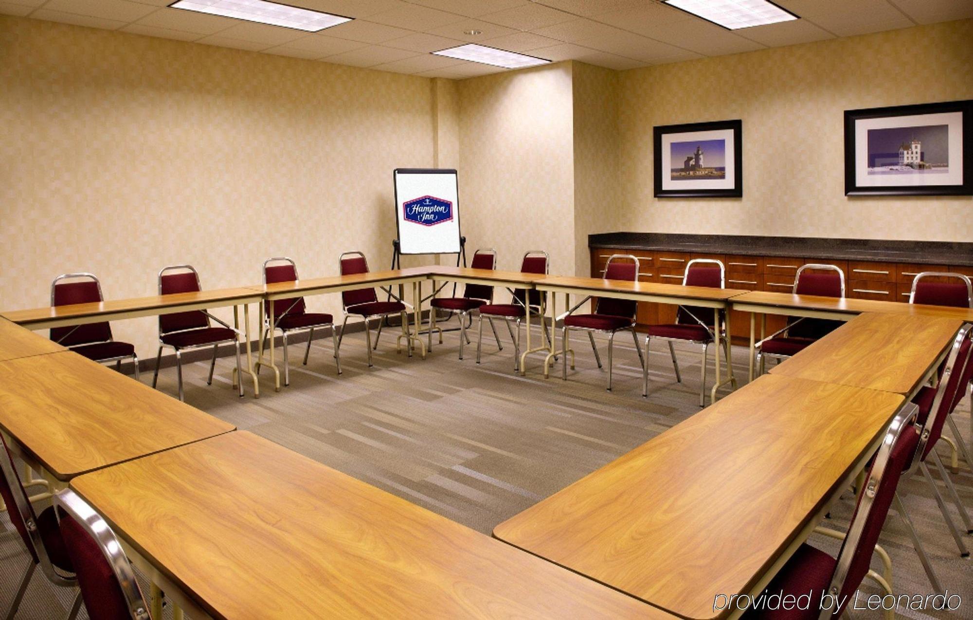 Hampton Inn Cleveland-Downtown Екстер'єр фото