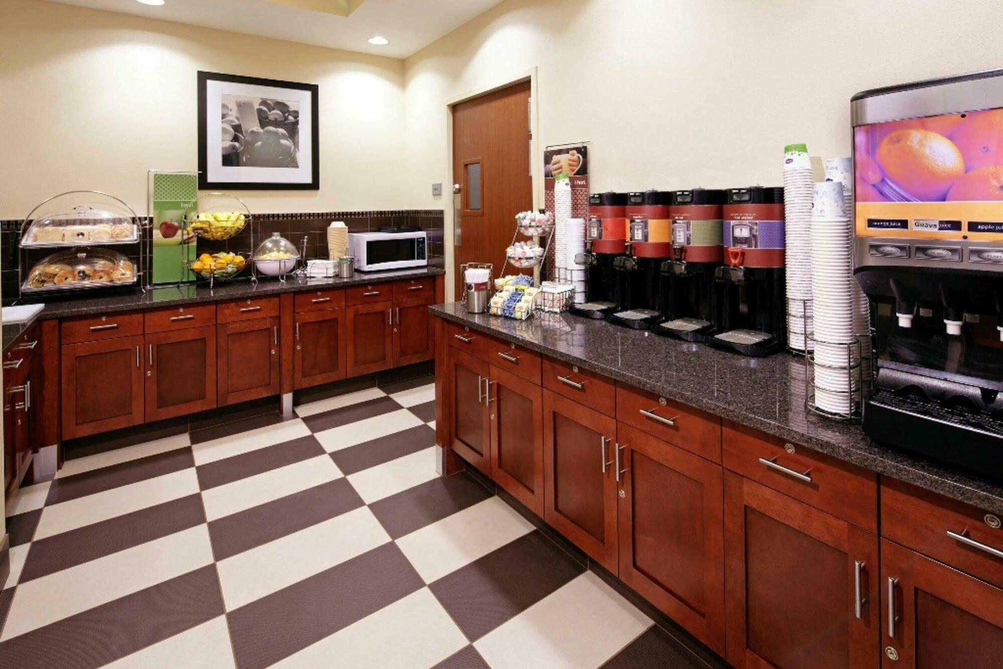 Hampton Inn Cleveland-Downtown Екстер'єр фото